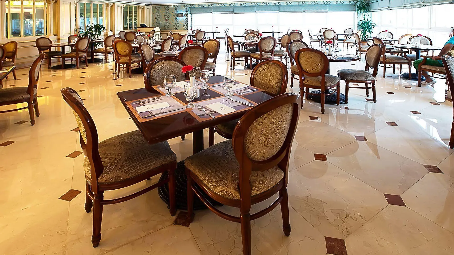Moscow Hotel Dubai 4*,